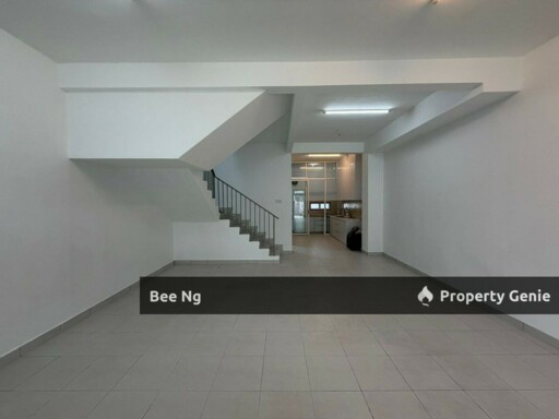 Taman Pulai Mutiara / 2.5 Storey Terrace / Partially Renovated / Super Value