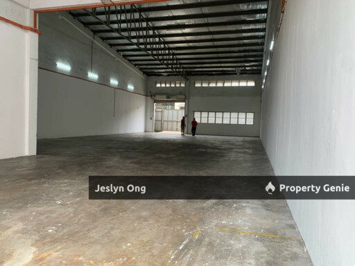 1.5 Storey Terrace Factory at Desa Cemerlang for Rent