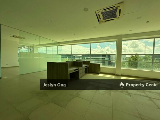 1.5 storey Semi D Factory at i-Park Indahpura Kulai for Rent
