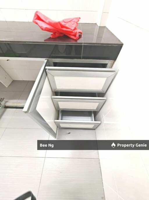 Pulai Utama / Low Cost Flat / Tingkat Pertama / Fully Renovate / Super Value