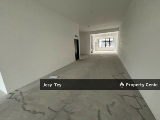 For Rent Setia Tropika Shoplot (Second Floor)