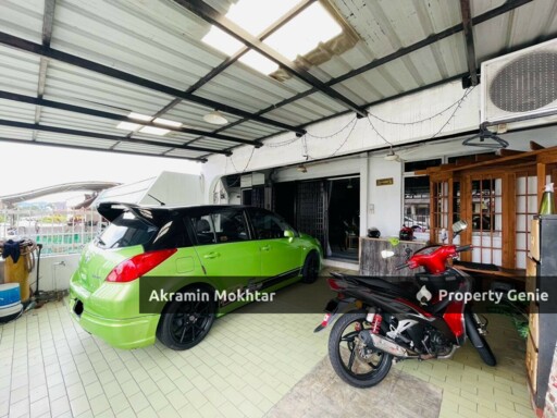 RENOVATED UNIT | SINGLE STOREY TERRACE INTERMEDIATE HOUSE SEKSYEN 51A PETALING JAYA