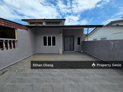 Partially Furnished 1 Storey House for Sale at Menara Maju Klang, Klang