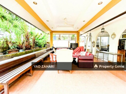 Seksyen 11, Shah Alam | Bungalow 6+1 Bedrooms | RM1.8M - Bungalow with Split Level & Huge Land