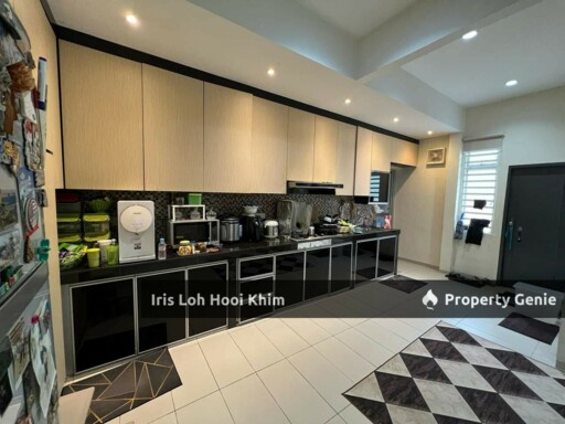 Taman Mount Austin Single Storey Terrace House Corner For Sale