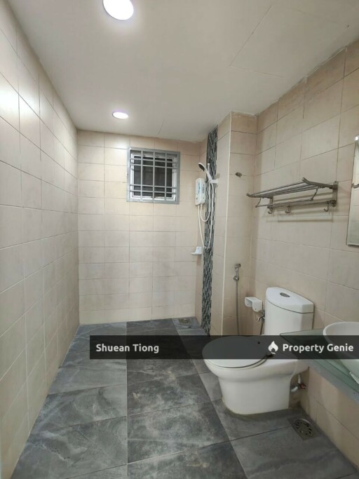 3 Bed 2 Bath Unit for Sale @ Greenfield Regency!