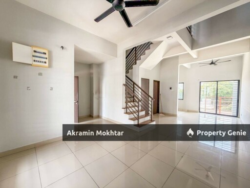Freehold & Non Bumi Lot | 3 Storey Terrace Bayan Parkhomes, Batang Kali