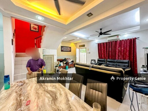 Freehold & Renovated | 2 Storey Terrace, Tmn Pelangi Semenyih 2 (Oakberry) @ Semenyih.