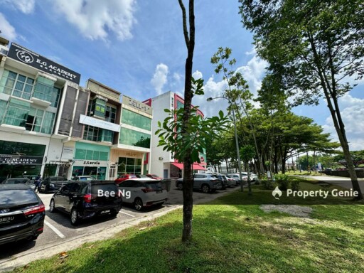 Danga Utama / 3.5 Storey Shop / Facing Main Road / Below Market Price