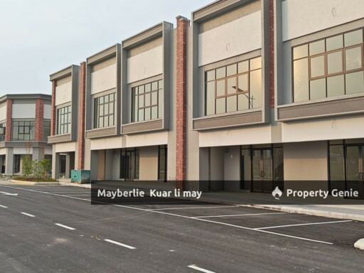 Village Square Gamuda Gardens Rm8k Intermediate GF/L1 Shop For RENT