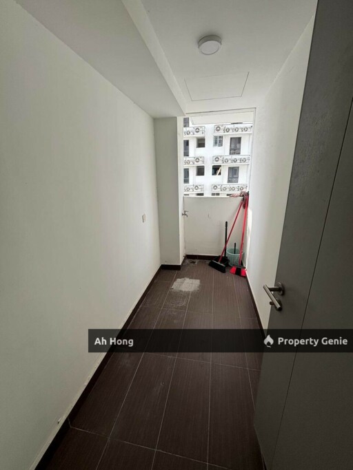 Jb Town / 1 Tebrau / 3bedroom / Partially Furnished / Nearby Ciq