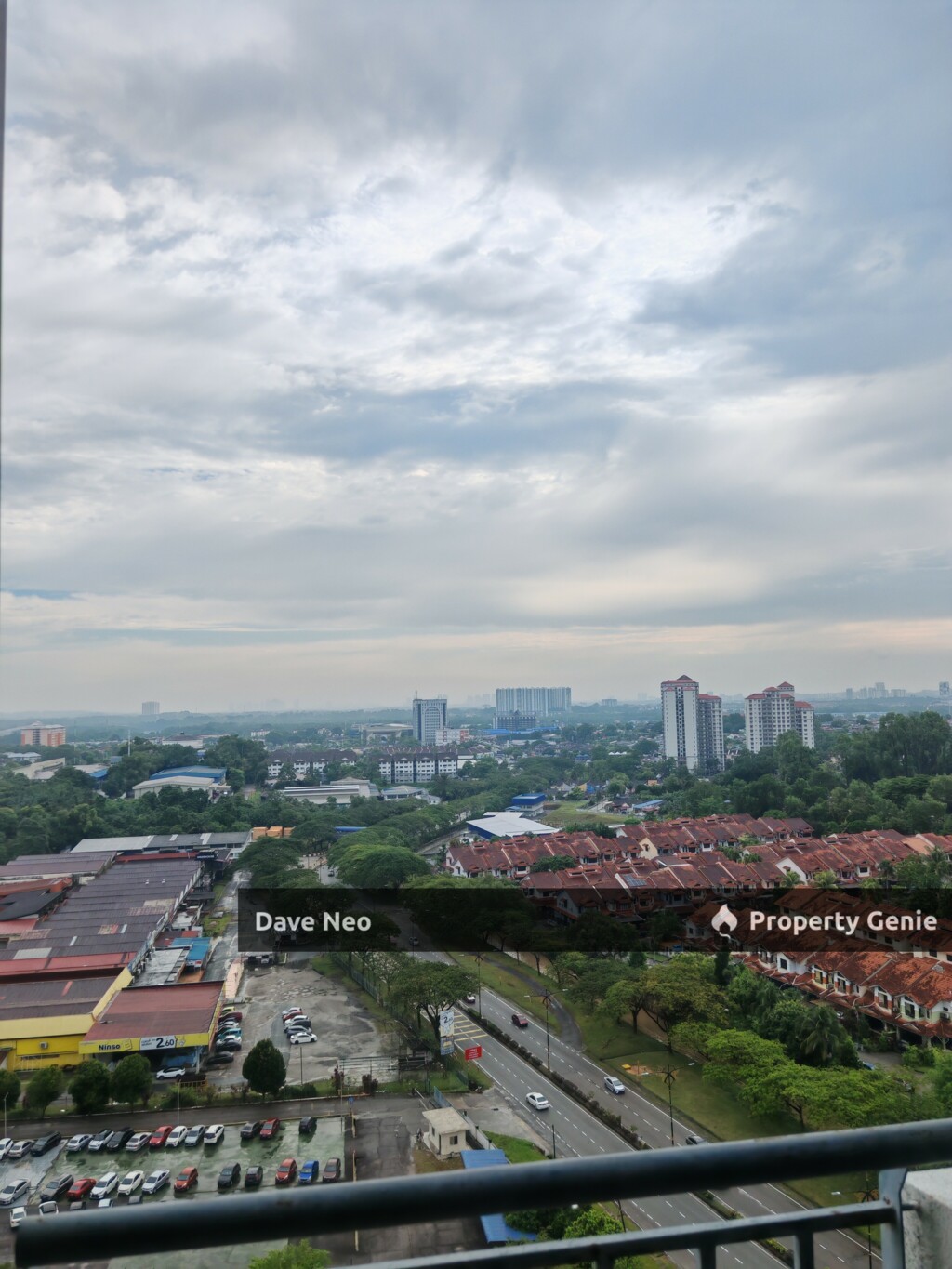 Jentayu Residensy | 3 Beds 2 Baths | Partial Furnished | Middle Floor