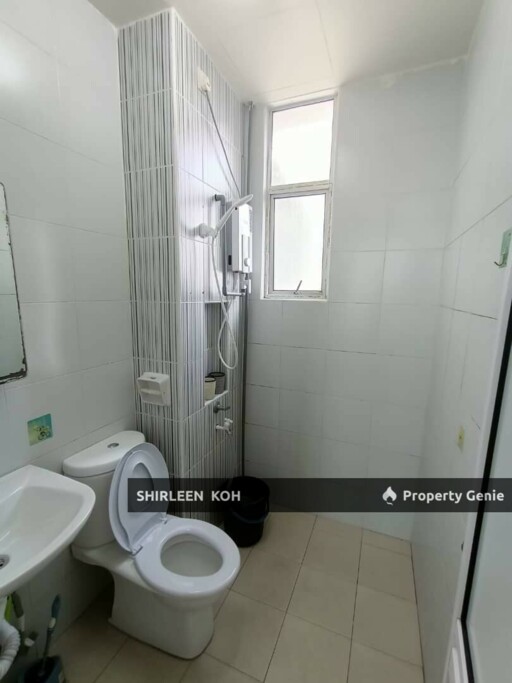 Male Room Renting at Suriamas Suites Condominium @ Larkin JB Town