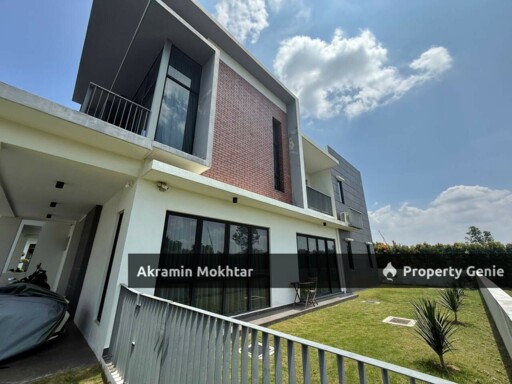 FULLY RENOVATED & PARTIALLY FURNISHED |  GAMUDA 25.7  Lucent Residence @ Twentyfive.7 Two storey Semi D Corner Lot (Cul De Sac)