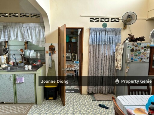 Sek 14 PJ-Single Storey Terrace House Corner