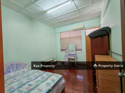 Double Storey Semi-Detached House For Rent! Located at Kenyalang, Near Spring