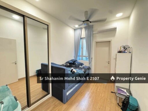 DOUBLE STOREY TERRACE INTERMEDIATE LAMAN MAWAR, KOTA SERIMAS, NILAI .