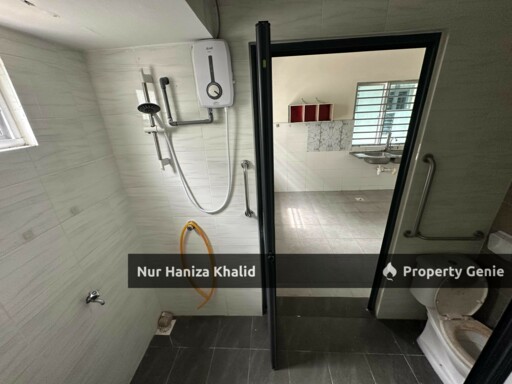 Double Storey Semi D Taman Tasik Semenyih