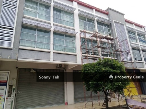 Pusat Perniagaan Bukit Raja near to Pharmaniaga Marketing Sdn Bhd