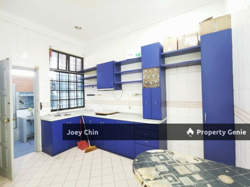 Taman Molek 1 Storey Terrace House For Sale