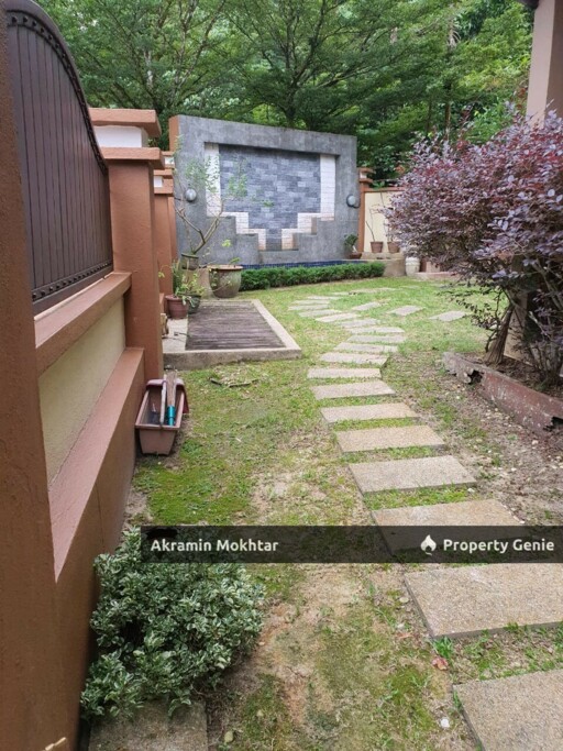 CORNER LOT & RENOVATED | LAMAN OAKLEAF 2.5 STOREY SUPERLINK