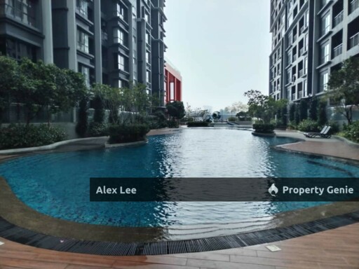 Spacious 3BR Corner @ Holmes 2 | 979sf Mid Floor | Park Views | LRT Walk