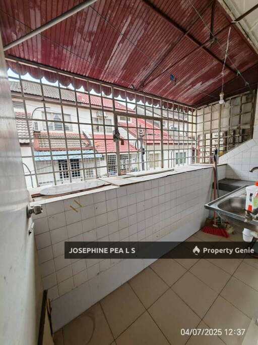 🏡 FOR SALE: Whole Block Corner Townhouse (Upper + Ground Floor)