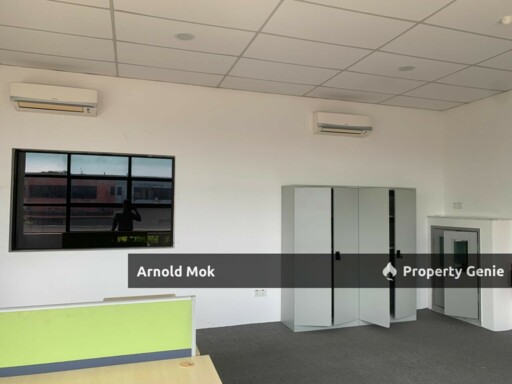 2.5 Storey Semi D Factory at Desa Cemerlang for Rent