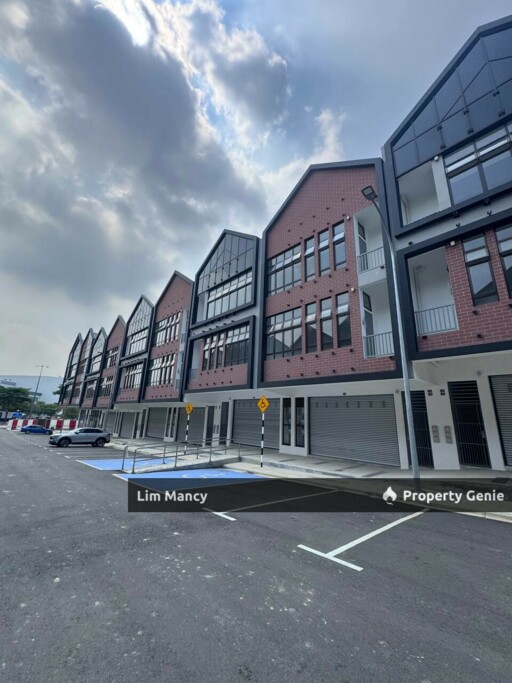 Sutera Square @Taman Sutera Utama Three Storey Shoplot Close to Sutera Mall