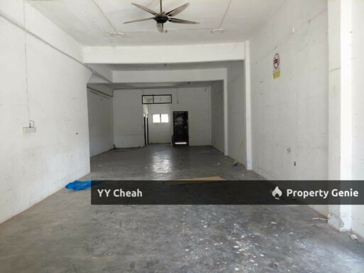 Kuala Kangsar, perak Ground Floor Shop For Rent, corner and main road