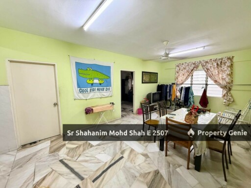 Flat PKNS Block 2 Seksyen 7, 40000 Shah Alam, Selangor