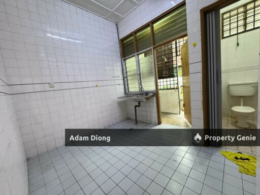 Taman Molek Single Storey