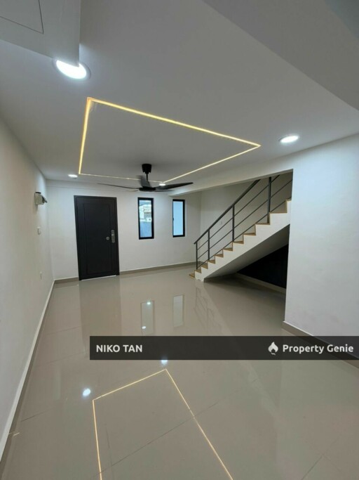 [RENOVATED]2-Storey Jalan Teratai Taman Johor Jaya For Sale