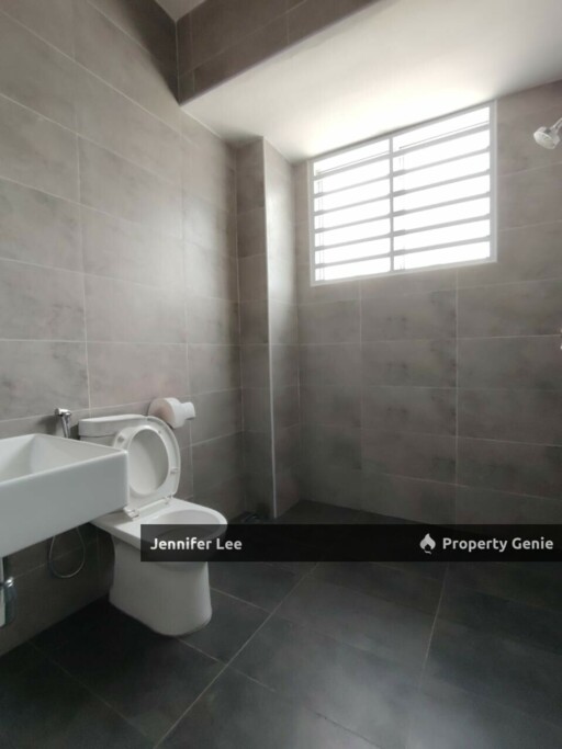 KLEBANG, IPOH FREEHOLD UNOCCUPIED DOUBLE STOREY TERRACE CORNER UNIT WITH HUGE SIDE LAND