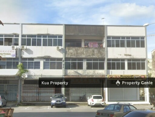 Triple Storey Intermediate Shoplot For Sale! Located at Ang Cheng Ho, near Padungan, Petanak