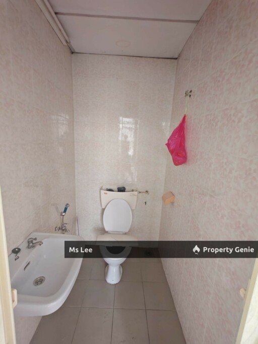 Renovated Corner 1st Floor Shop Office-Taman Bayu Perdana @ Klang-Ready Now