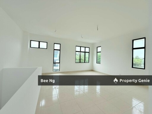 Jade Residence @ Taman Mutiara Mas/Big Corner/3storey Cluster