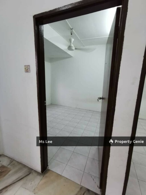 2nd floor Shop Apartment RM 500 (99 Speedmart) - Taman Sentosa @ Klang-Ready Now