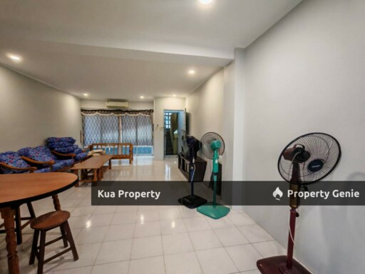 Central Court Apartment For Sale! Located at Jalan Central