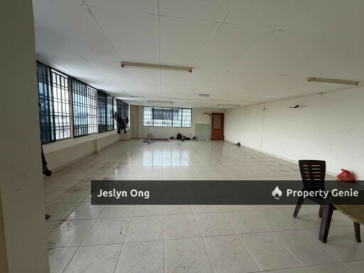 1.5 Storey Terrace Factory at Desa Cemerlang for Rent