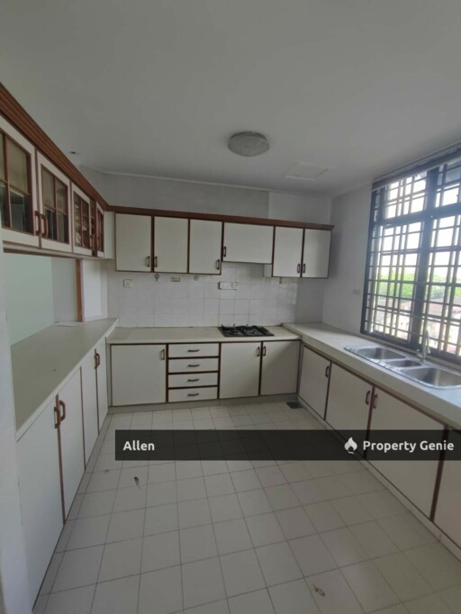 Rare Large Layout Condo For Sale 😍 3 Bedrooms • 2 Balconies • Freehold Title