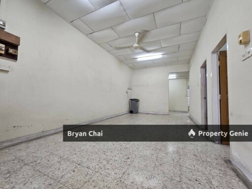 Taman Ungku Tun Aminah Jalan Bentara Single Storey