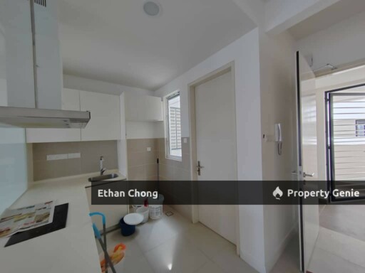 Nova Saujana Partial Furnished Unit For Rent