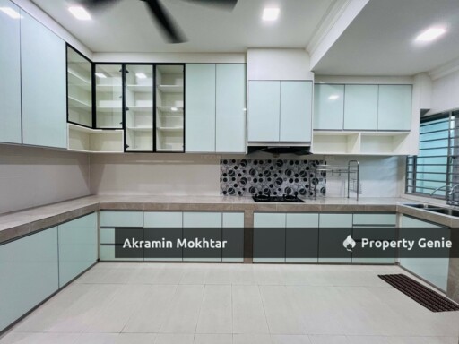 IFRERHOLD, CORNER UNIT & FULLY FIRNISHED | 3 Storey Terrace Taman Universiti, Bangi