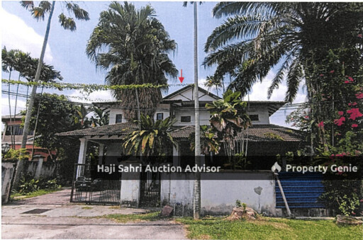A double storey detached house yang beralamat pos di No. 635, Jalan 10, Taman Ampang Utama, 68000, Ampang, Selangor.
