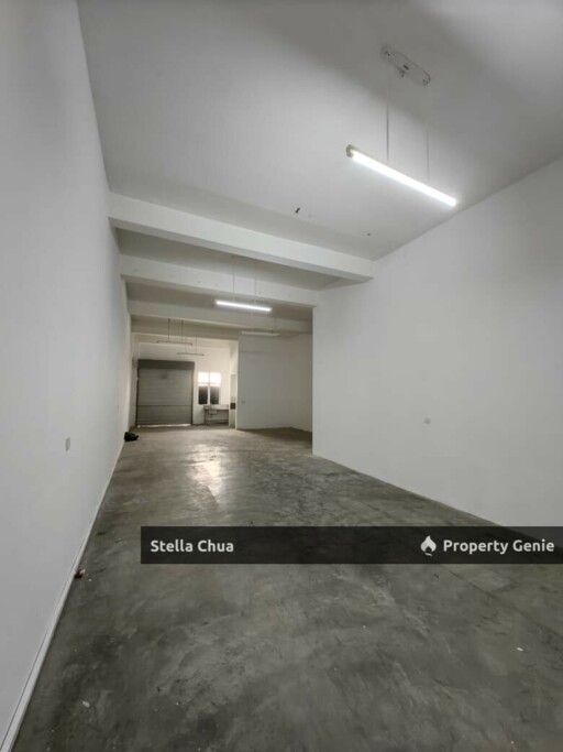 3 STOREY SHOP OFFICE IN JALAN SERI AUSTIN 3 FOR RENT