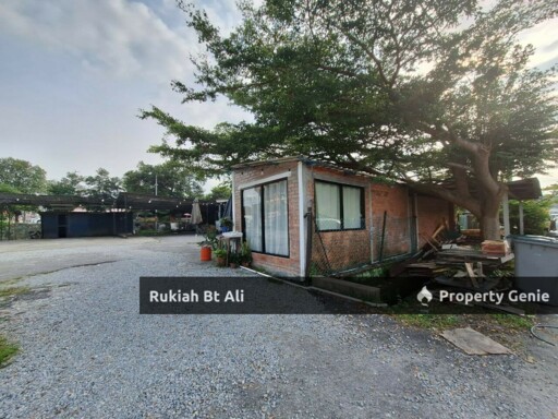 Bungalow Lot (Corner Unit) Facing Stadium Paroi