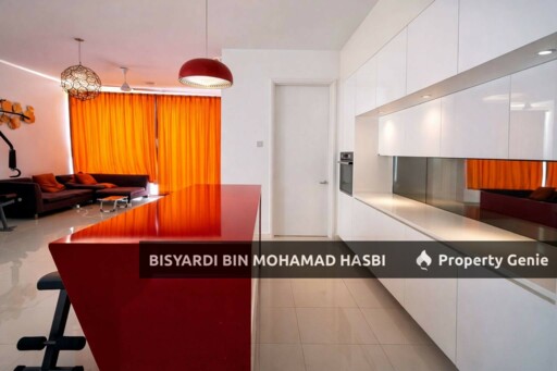 Corner Lot Unit Front & Back Facing Playground, (Corner Lot) Double Storey Terrace House Summerglades, Cyberjaya.