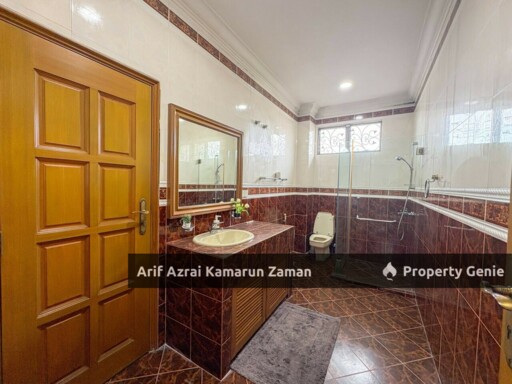 [For Sale] 3 Storey Bungalow, Pinggiran TTDI, Kuala Lumpur | 6+1R7B | RM4,000,000