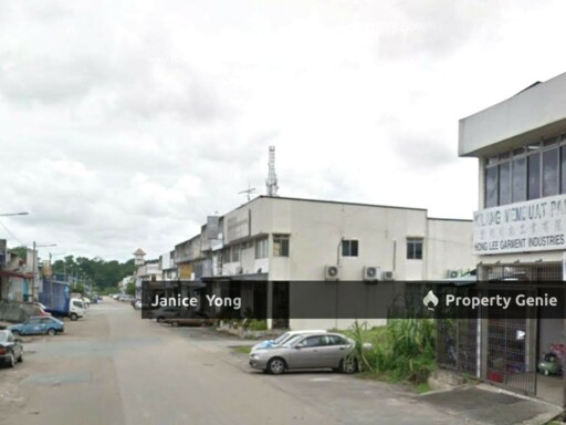 Taman Universiti @ 1.5 Storey Terrace Factory